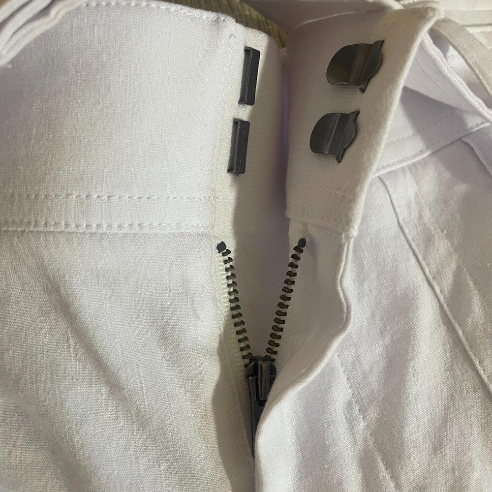 VINCE Capri Pants With Belt - Picture 8 of 11